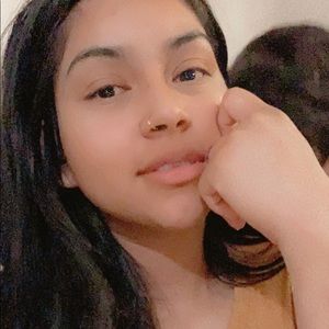 Meet your Posher, Estefany